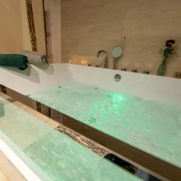 ZenKo Suite -Climatisation - Spa & Sauna privé - Hypercentre, hotel v destinácii Saint-Étienne