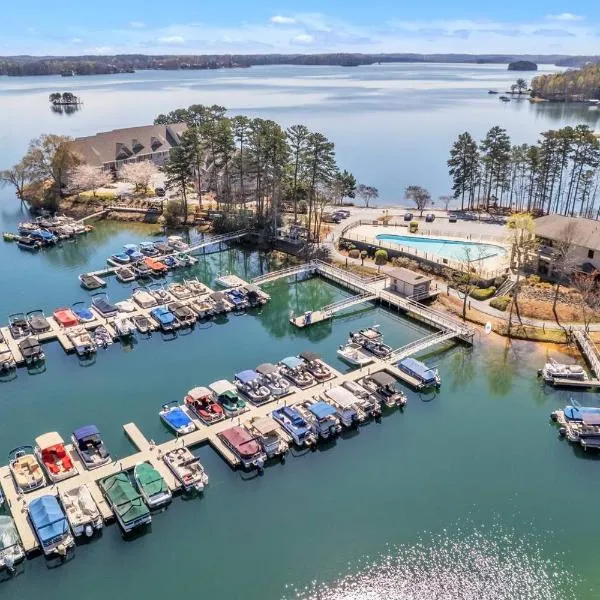 Resort Escape-Pools, Golf, Boat, Lake, Sauna, Spa, hotell i Salem