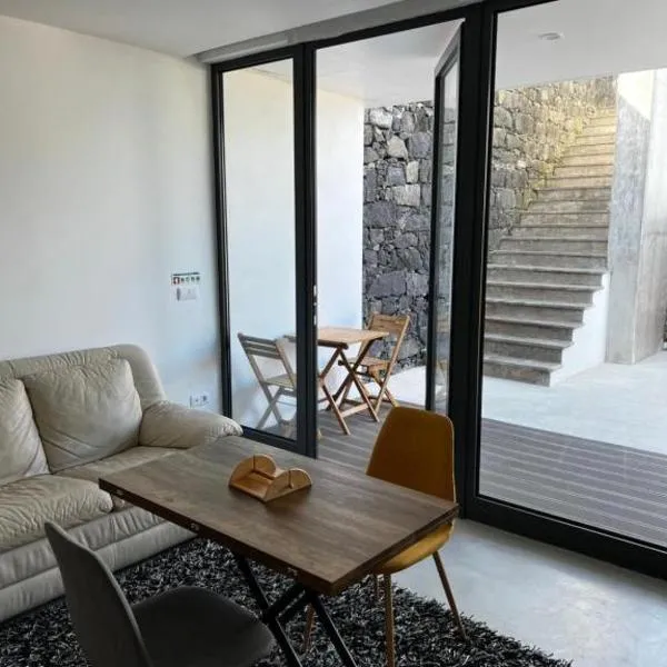 Arrenquinha Guesthouse, hotel in São Vicente Ferreira