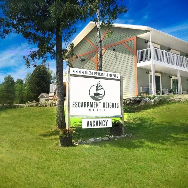 Escarpment Heights Motel: Tobermory şehrinde bir otel