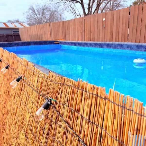 Entertainers Paradise 16m to wine trail 2 kings, hotel v destinaci Blanco