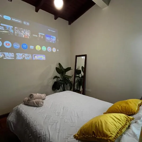 Departamento tranquilo con terraza privada, hotel em Riobamba