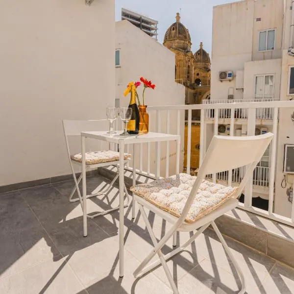 Charming Studio & 1BR Apartments Near Sea by Beyond air! Great Location!, hotel in Il-Gżira