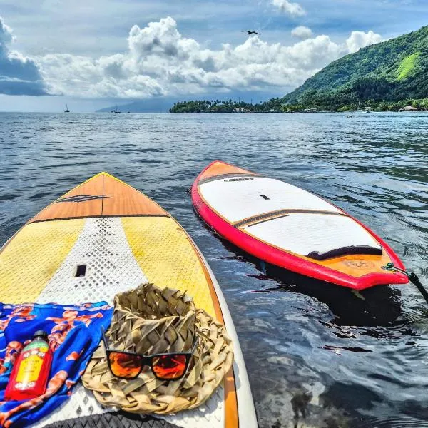 Studio Tropical - climatisé - vue mer et montagnes - canoes et paddle offerts ! Teahupo'o Lodge Tahiti، فندق في Teahupoo