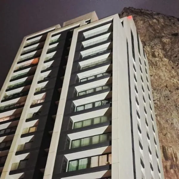 New CP High floor luxury studio with partial sea view, hotel v destinácii Gibraltar