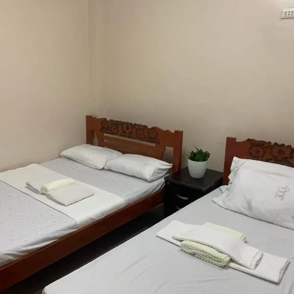 3A&J Guest House: Moalboal şehrinde bir otel