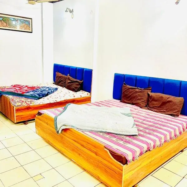 Sapphire In- 1 min Walk Near Golden Temple, hótel í Amritsar