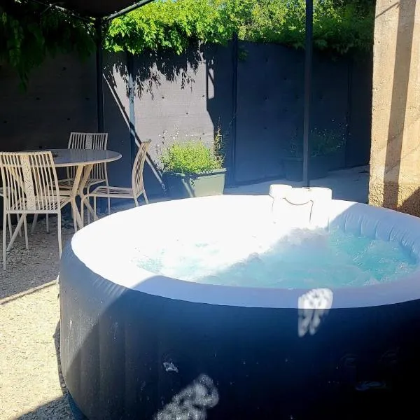 Nature&détente au pied du Mont Ventoux parking privé gratuit, hotel i Carpentras