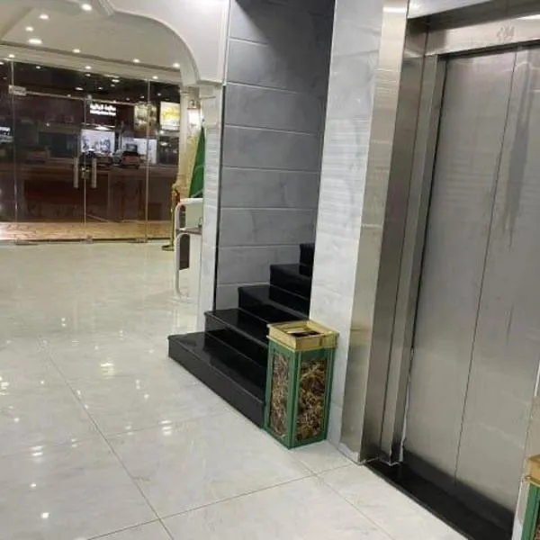 مبني وشقق سكنية, hotel en Darbār Gharīb Shāh