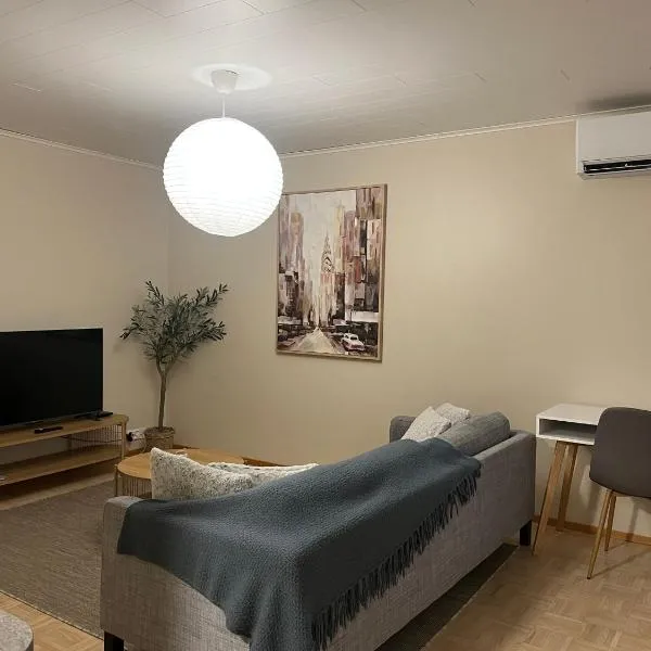 Viesnīca Gem of Vuosaari - private sauna, free parking and WiFi, walking distance from metro Helsinkos