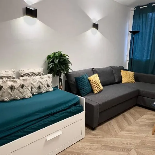 PARIS-MONTROUGE Magnifique appartement- très cosy pour 1 - 6 personnes refait à NEUF -ENTIRE APARTMENT LUXURIOUS AND WARM -Montrouge Paris 14ème - Proche Aéroport Orly Parc Expositions Porte de Versailles FREE WIFI GRATUIT, Hotel in Montrouge