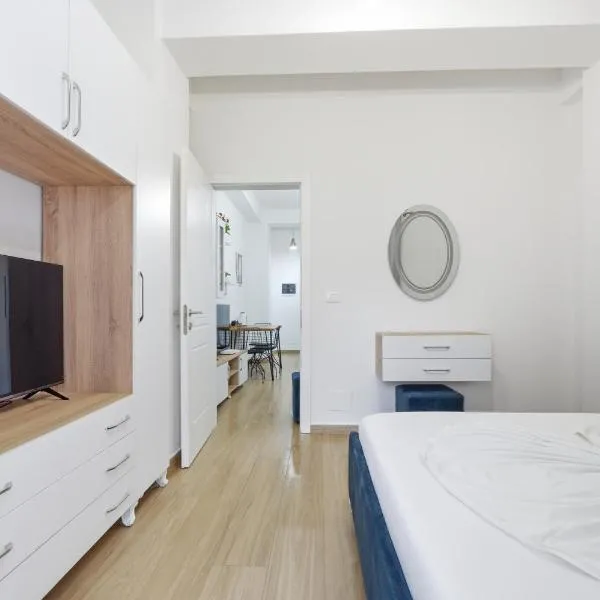 Enles Garden Beach Apartments - Golem, hotel a Golem
