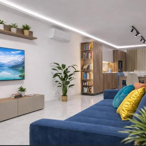 Spacious 3BR Seaside Apartment Sliema, Hotel in Sliema