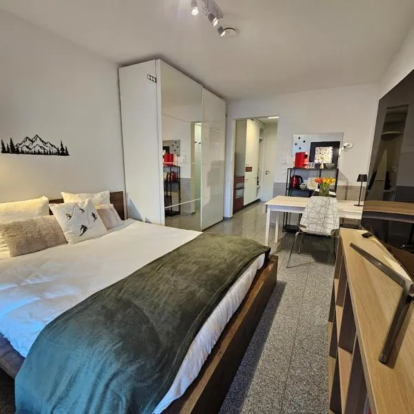 Flims Laax, Parking, Ski, Ski room, Self Check-in Wi-Fi Caumasee、フリムスのホテル