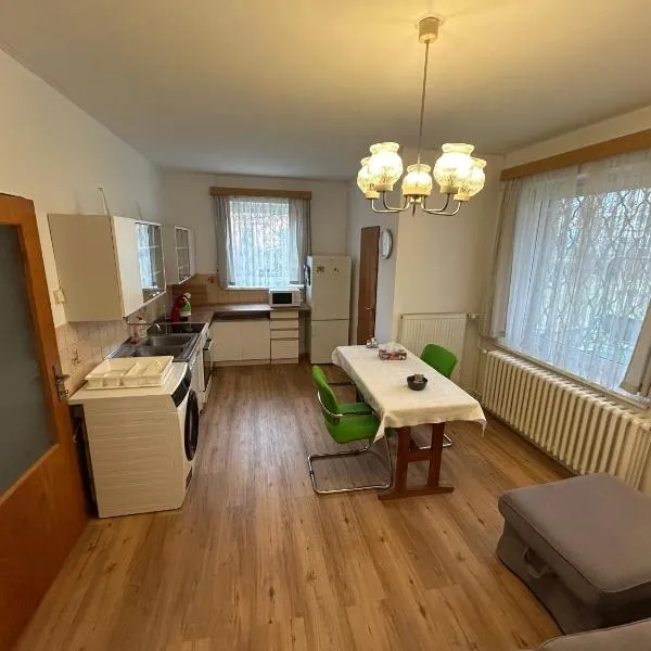 Prague apartment - Close to airport and metro, hotel em Praga