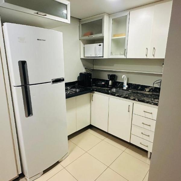 Apartamento 412 lindo de 2 quartos com vista do lago - Foto 5