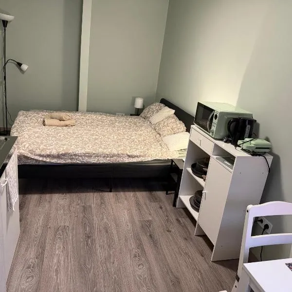 La Casa de Nido - Mini Studio، فندق في Veszprémfajsz