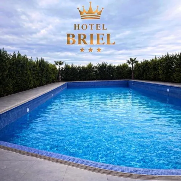 Briel Hotel, hotel sa Golem