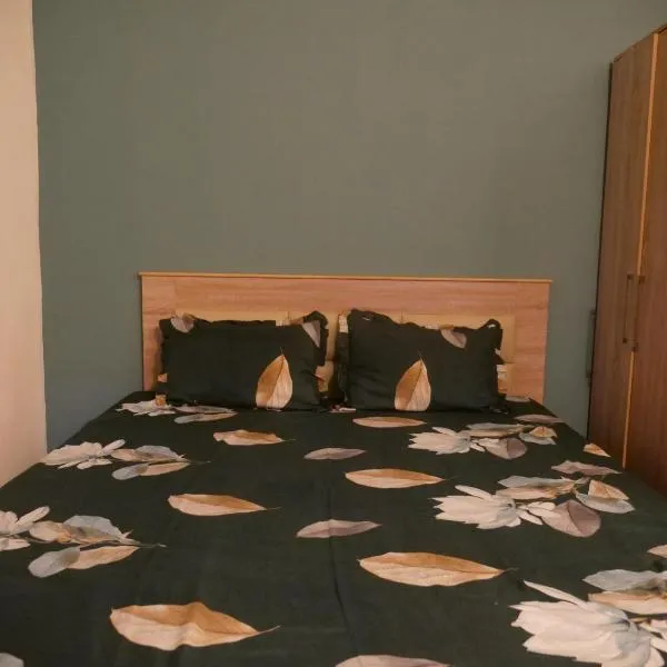 T2 fonctionnel, à 5 minutes de la plage، فندق في دزاودزي