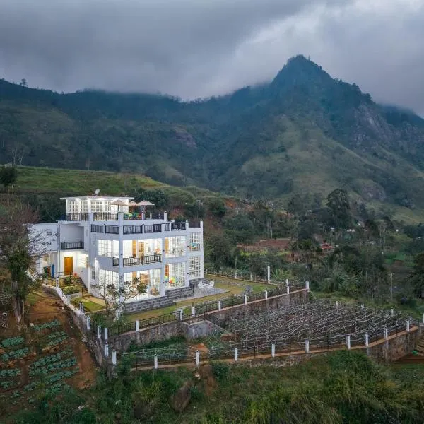 Villa Rosaria - Framed by Nature, Finished with Luxury, מלון בBeragala