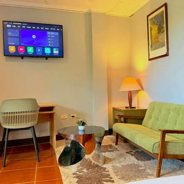 Chad's Lodge, hotel din Coron