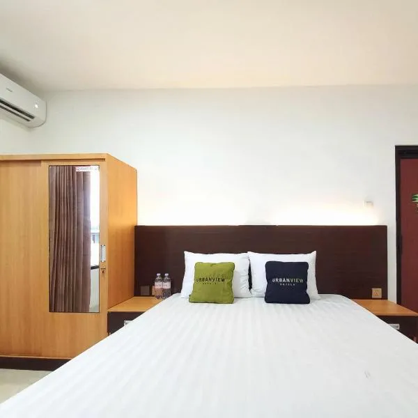 Urbanview Sibayak House near Stasiun Kediri, hotel em Jabon