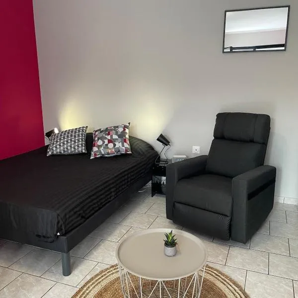 PMR Studio accès facilité, hotel u gradu 'Saint-Amand-les-Eaux'