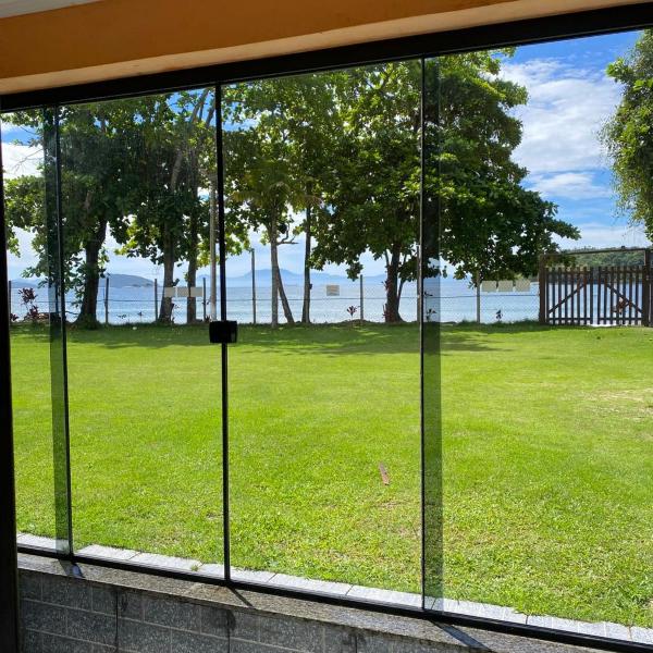 Suíte em Pousada dos comerciários na Prainha de Mambucaba em Paraty RJ