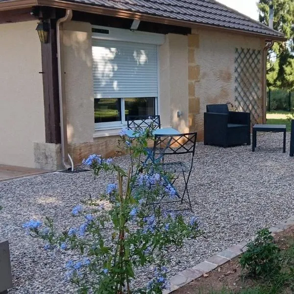 Studio bois du bournat piscine et tranquilité, hotell sihtkohas Saint-Avit-Sénieur