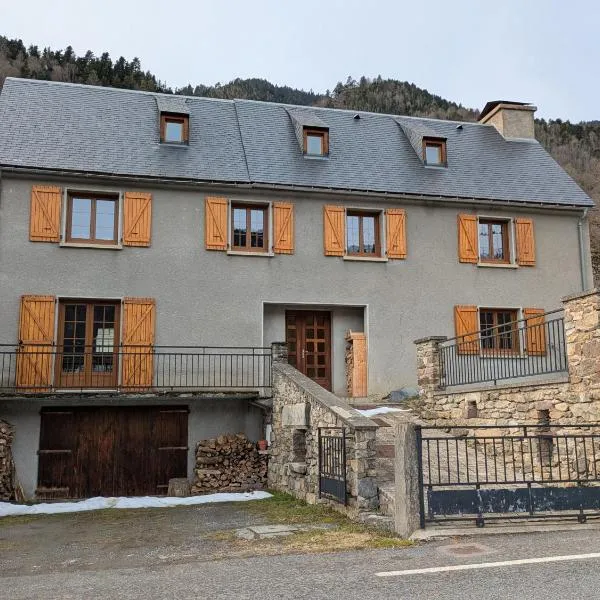 Maison de vacances pour 8p, Hotel in Vielle-Louron