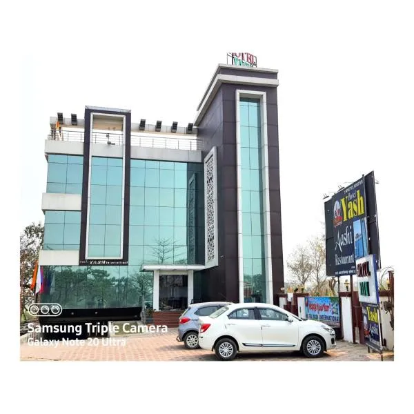 Viesnīca Hotel Yash International pilsētā Kushinagar