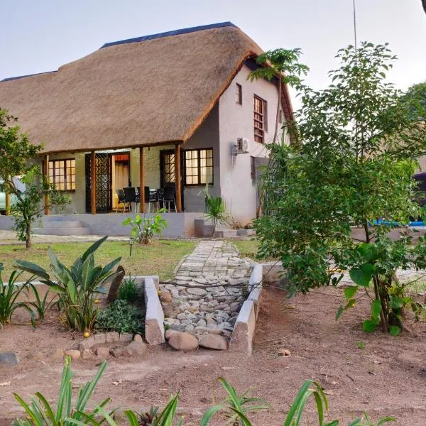 Emathulini Holiday Home, hotel sa Hazyview