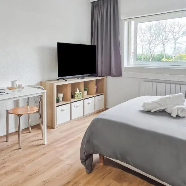 Studio rénové proche Nantes idéal séjour pro, hotel a Carquefou