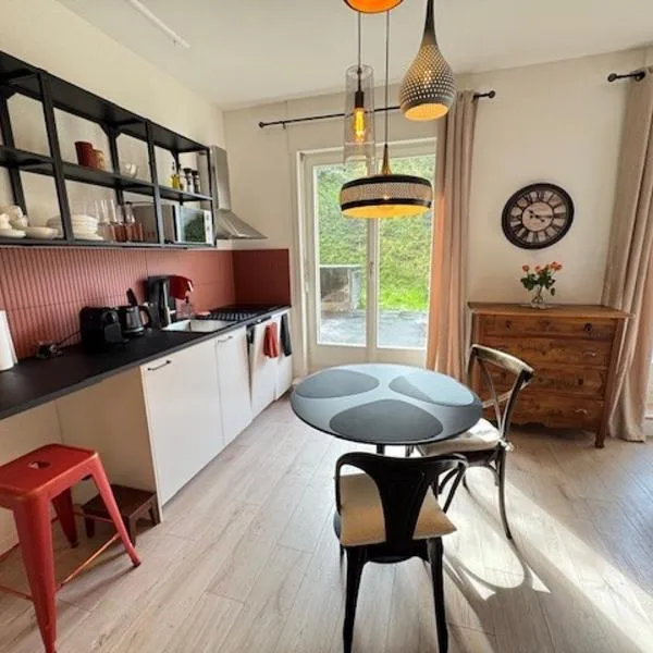 AuxMoulins, viešbutis mieste Nešatelis