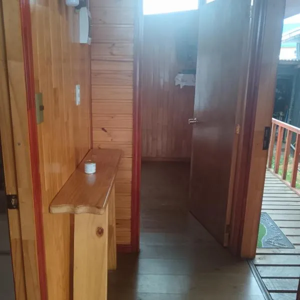 Cabañas Abrumax, hotel in Hornopiren