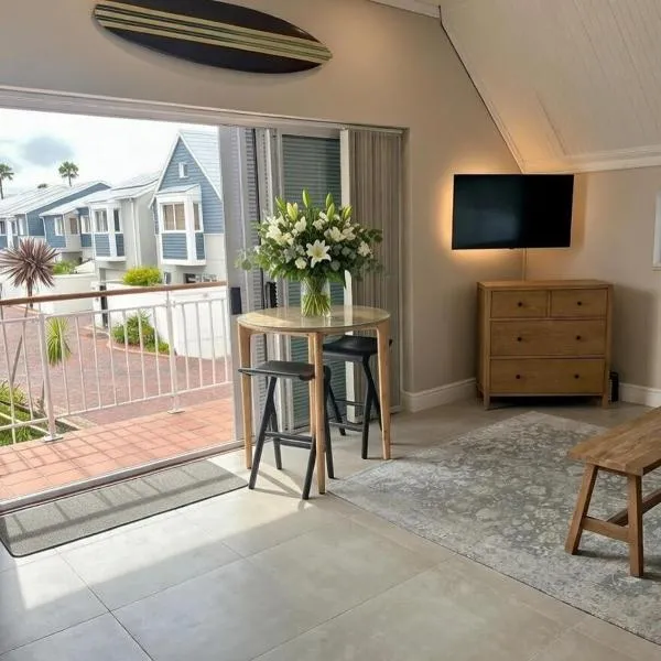 Luxurious Loft on Spinnaker!, hotel in Knysna