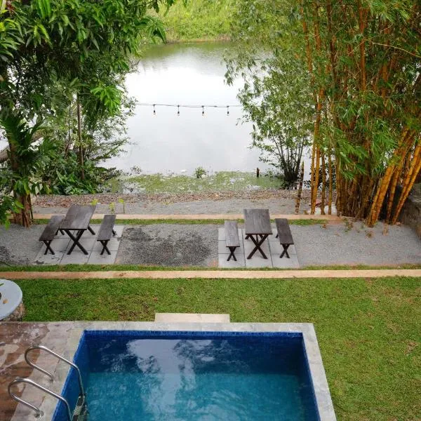 Amsri Hotels Airport Transit, хотел в Катунаяка