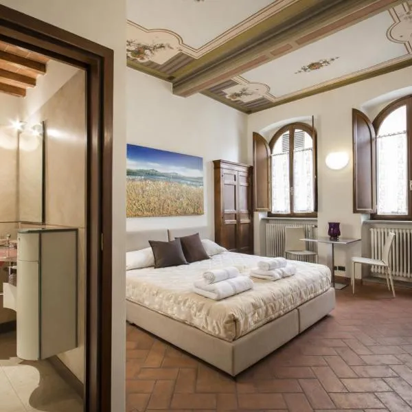 La Corte Del Re Suite & Rooms Arezzo, хотел в Арецо