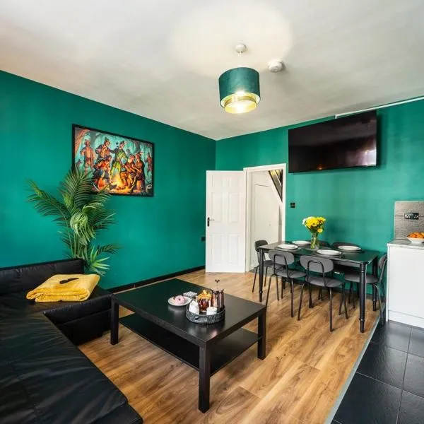 Spacious 4-Bed Apartment · Sleeps 9 · Cit… - 21081, hotel v destinaci Nottingham