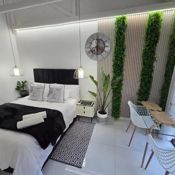 Indulge Deluxe Accommodation, hotel di Middelburg