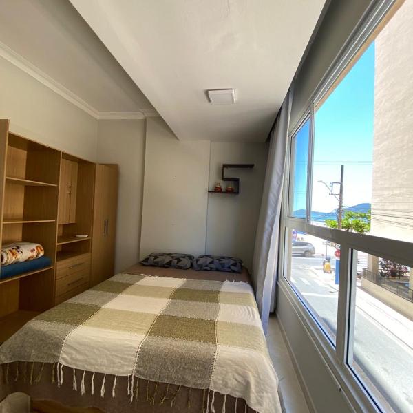 Apartamento na Av Atlantica com Ar Condicionado - Foto 2