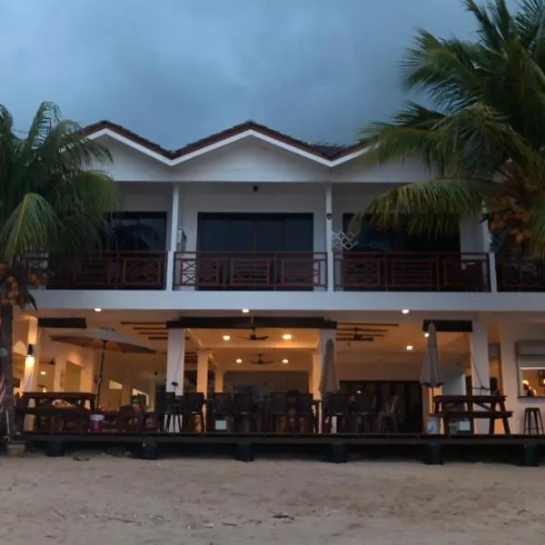 Juara Mutiara Resort, hotel in Tioman Island