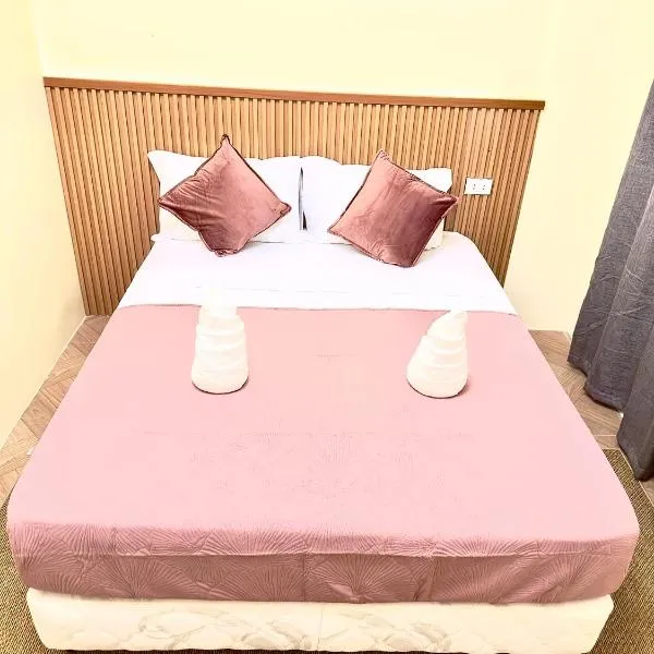 RV3 Prime Suites & Apartelle, готель у місті Анхелес