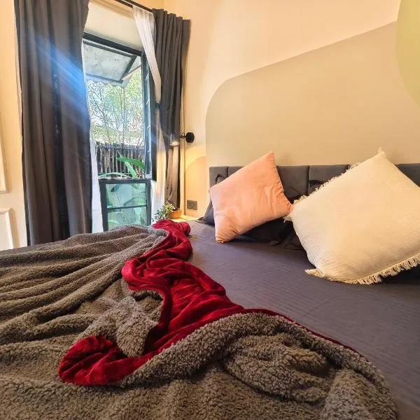 Casa Century Anjuna – hotel w mieście Anjuna