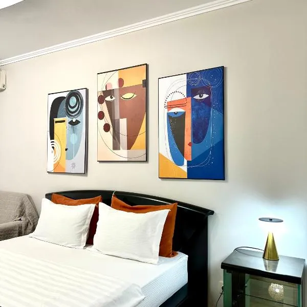 Посуточно 1 комн. квартира, hotel in Atyrau