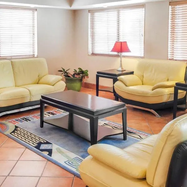 Econo Lodge Lordsburg I-10، فندق في لوردسبروغ