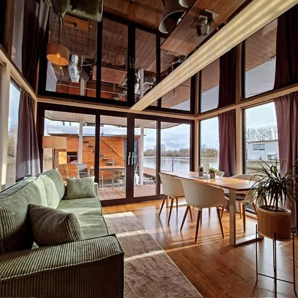 Houseboat villa.nautica, hôtel à Wiesbaden