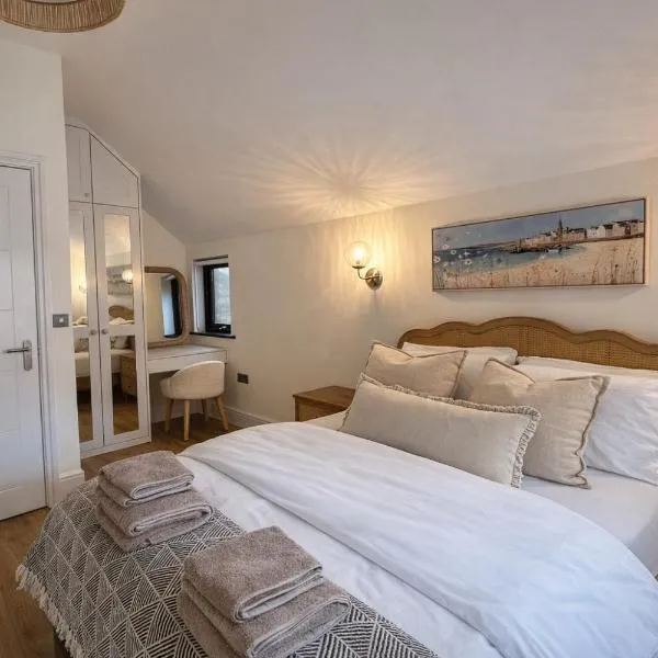 Beach Retreat, Stylish 1-Bed in Canford Cliffs, khách sạn ở Canford Cliffs