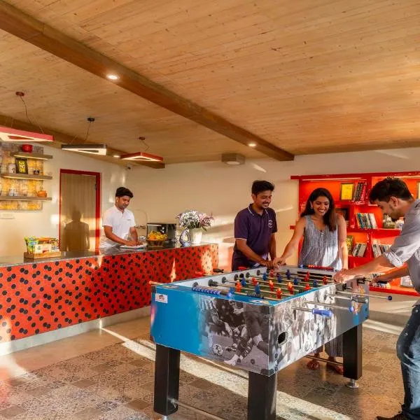 Moustache Hostel Nainital, khách sạn ở Nainital