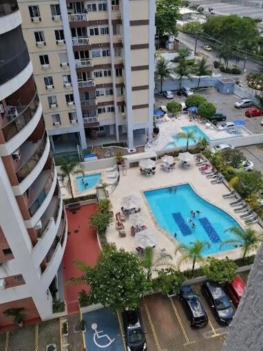 Espaçoso e Confortável Apartamento na Barra da Tijuca - Foto 4